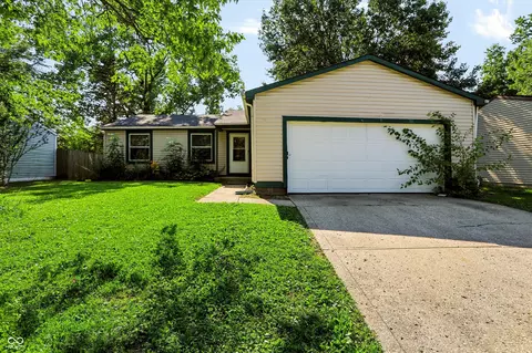 916 Waring Dr E, Indianapolis, IN 46229
