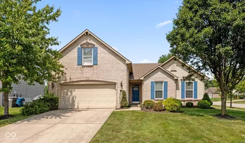 1322 Landsbrook Dr, Indianapolis, IN 46260