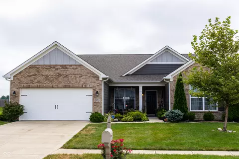 1241 Station Dr, Greenwood, IN 46143