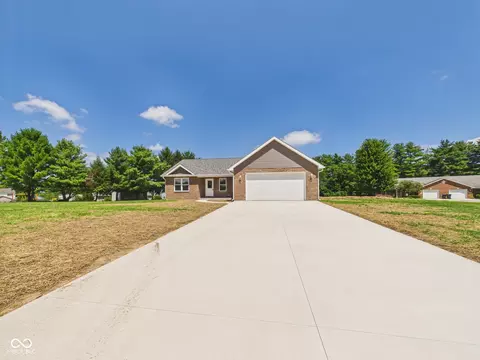 5158 NW High St, New Castle, IN 47362