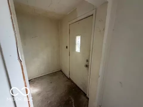 Entry Way - 1405 5th St, Bedford, IN 47421 photo 2 of 2