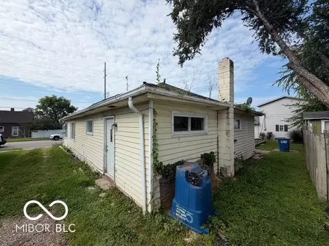 Exterior - 1405 5th St, Bedford, IN 47421 photo 2 of 2