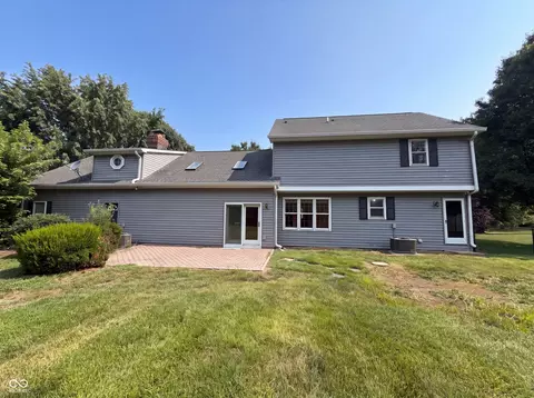 Exterior - 8005 Edgewood Ct, Plainfield, IN 46168 photo 2 of 4