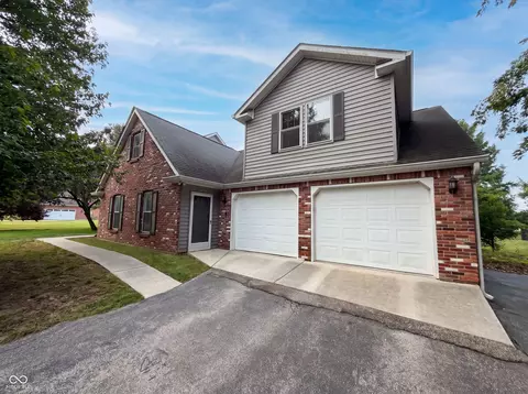 Exterior - 8005 Edgewood Ct, Plainfield, IN 46168 photo 3 of 4