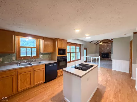 Kitchen - 8005 Edgewood Ct, Plainfield, IN 46168 photo 2 of 2
