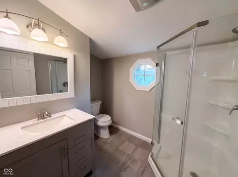 Bath - 8005 Edgewood Ct, Plainfield, IN 46168 photo 4 of 5