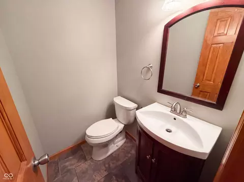 Bath - 8005 Edgewood Ct, Plainfield, IN 46168 photo 5 of 5