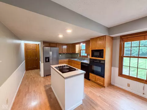 Kitchen - 8005 Edgewood Ct, Plainfield, IN 46168 photo 1 of 2