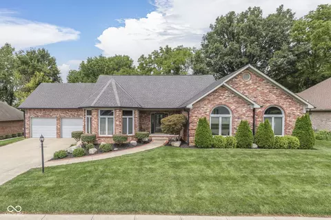 8888 Classic View Dr, Indianapolis, IN 46217