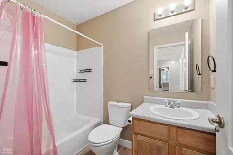 Bath - 9444 W Constellation Dr, Pendleton, IN 46064 photo 3 of 3
