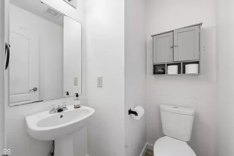 Bath - 9444 W Constellation Dr, Pendleton, IN 46064 photo 1 of 3