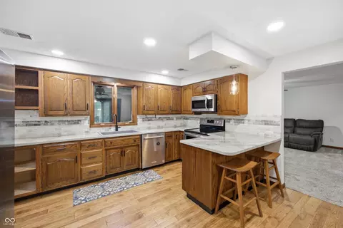 Kitchen - 2334 W Us Highway 36, Pendleton, IN 46064 photo 1 of 4