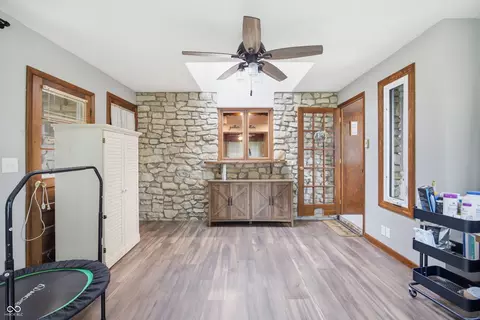 Entry Way - 2334 W Us Highway 36, Pendleton, IN 46064 photo 3 of 3