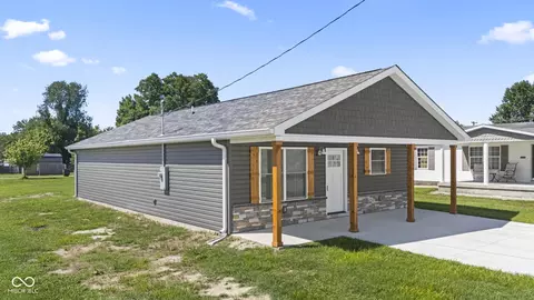 403 W Howard St, Crothersville, IN 47229