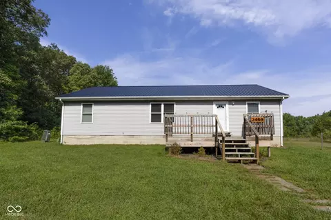 2469 Country Manor St, North Vernon, IN 47265