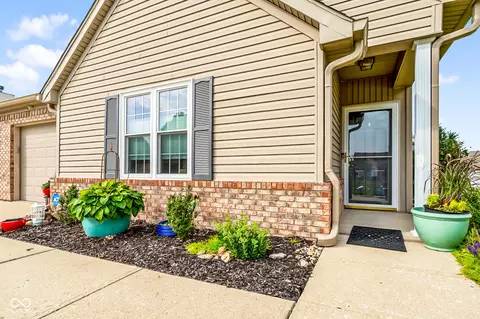 1177 Spencer Dr, Greenwood, IN 46143