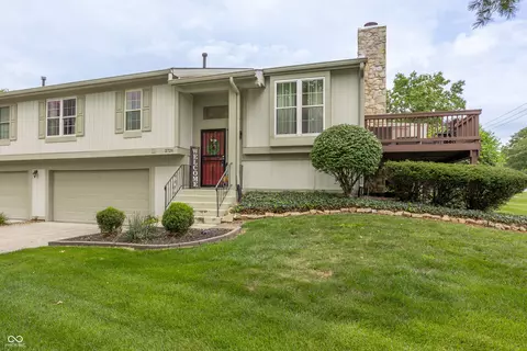 2726 Lakeshire Ln, Indianapolis, IN 46268