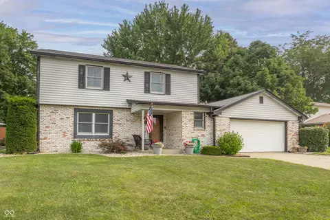104 Creek View Dr, Greenfield, IN 46140