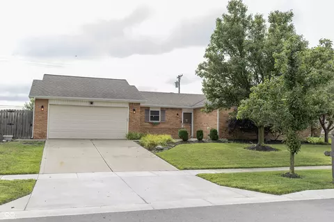 179 Early Bird Ln, Greenwood, IN 46143