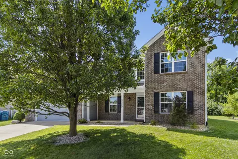 2029 Seven Peaks Dr, Cicero, IN 46034