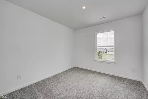 Bedroom - 6583 Hemlock Ln, Pendleton, IN 46064 photo 6 of 9