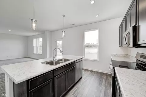 Kitchen - 6583 Hemlock Ln, Pendleton, IN 46064 photo 5 of 8