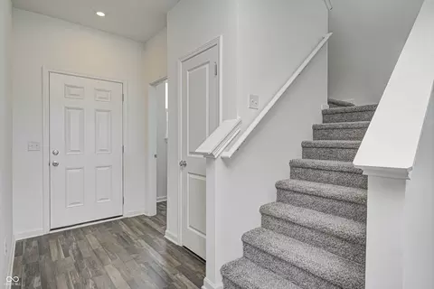 Entry Way - 6583 Hemlock Ln, Pendleton, IN 46064 photo 1 of 2
