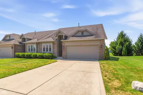 737 Cottage Ln, Greenwood, IN 46143