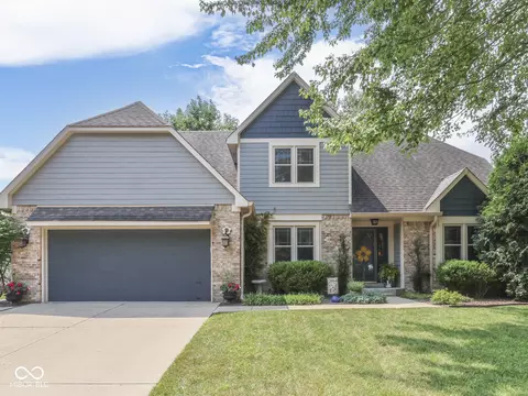 832 Leatherwood Dr, Greenwood, IN 46143