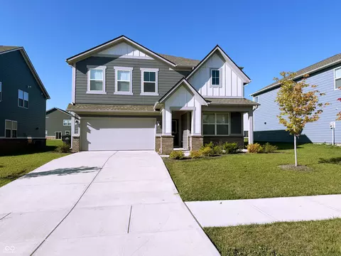 1161 Elmwood Ln, Greenwood, IN 46143