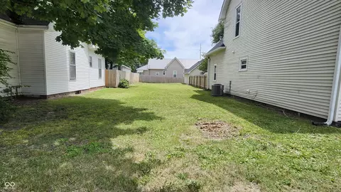 1447 S East St, Indianapolis, IN 46225