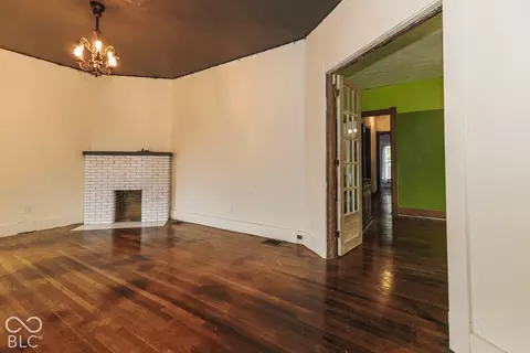 Living - 401 E 7th St, Muncie, IN 47302 photo 2 of 5