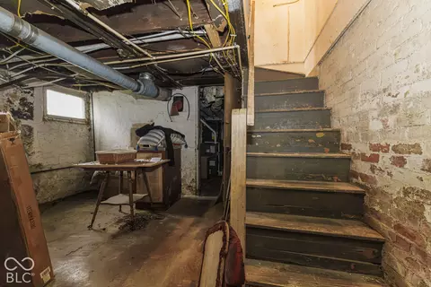 Entry Way - 401 E 7th St, Muncie, IN 47302 photo 2 of 4