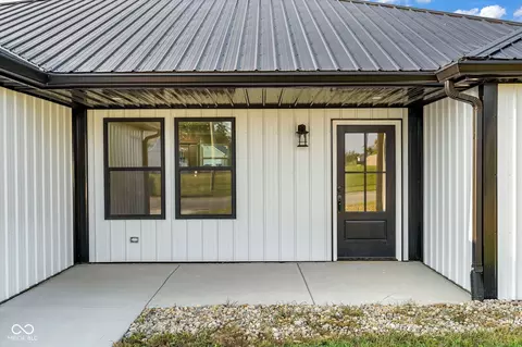 Exterior - 404 E College St, Bainbridge, IN 46105 photo 5 of 8