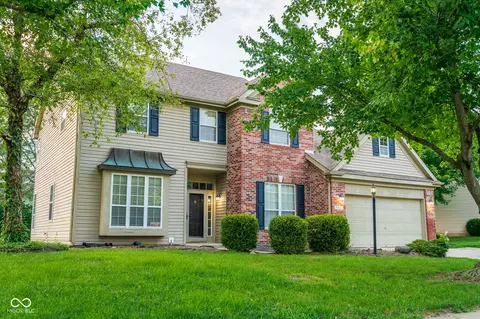 8302 Crystal Pointe Ln, Indianapolis, IN 46236