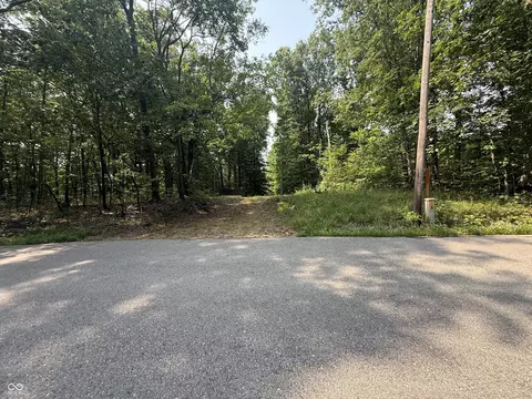 9450 S Chapel Hill Rd, Heltonville, IN 47436