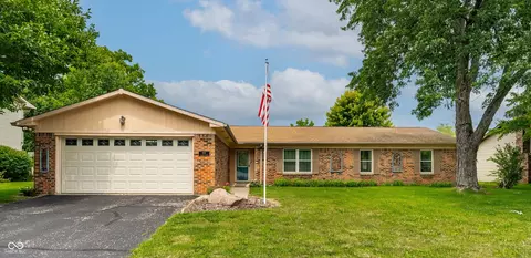 620 Colbarn Dr, Fishers, IN 46038