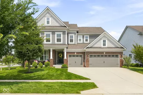 5948 Weldra Dr, Zionsville, IN 46077