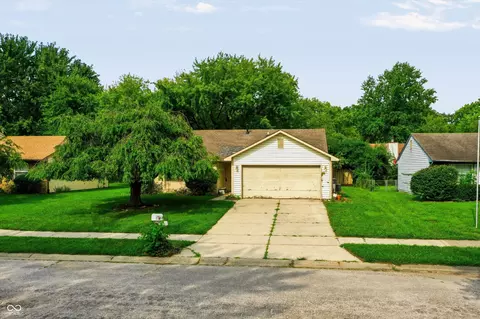 4272 Eagle Lake Dr, Indianapolis, IN 46254