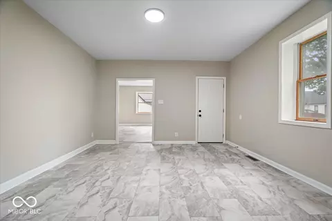 Living - 314 Craven St, Sweetser, IN 46987 photo 3 of 4