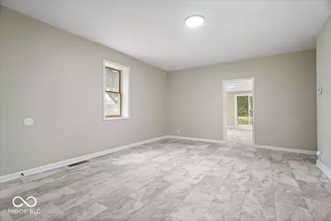 Living - 314 Craven St, Sweetser, IN 46987 photo 4 of 4