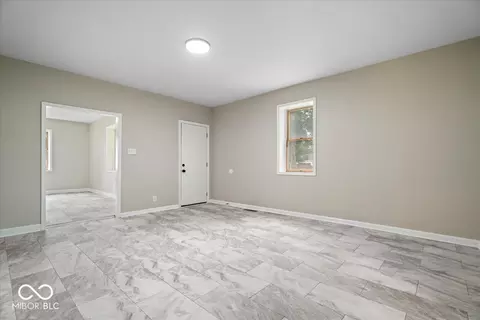 Living - 314 Craven St, Sweetser, IN 46987 photo 2 of 4