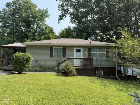 9712 E Mitchell Dr, Rockville, IN 47872