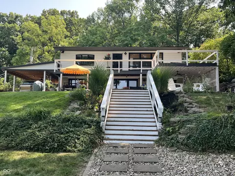 1495 W Shore Ct, Martinsville, IN 46151