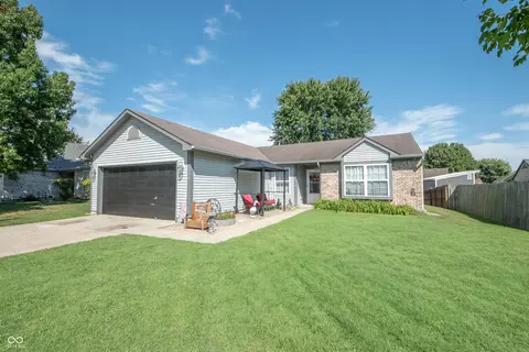 8027 N Burbrink Dr, Columbus, IN 47201