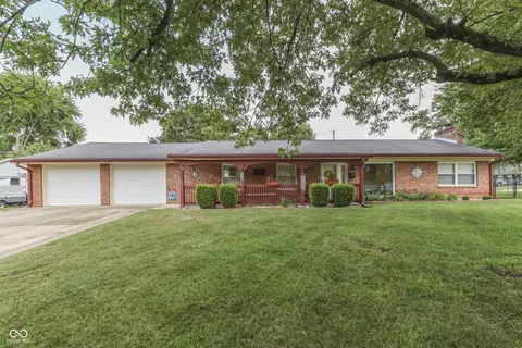801 Willark Dr, Whiteland, IN 46184