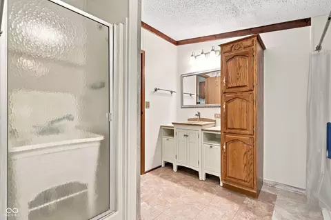 Bath - 805 Reformatory Rd, Pendleton, IN 46064 photo 1 of 4