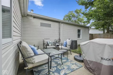 Exterior - 812 Longfellow Ln, Plainfield, IN 46168 photo 5 of 9