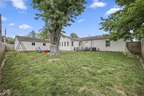 Exterior - 812 Longfellow Ln, Plainfield, IN 46168 photo 7 of 9
