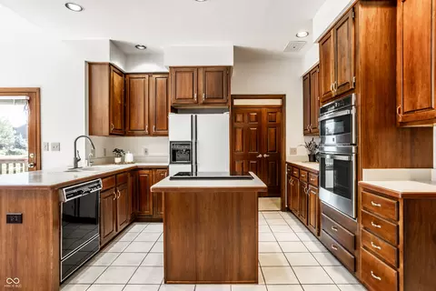 Kitchen - 2540 Sutton Ave, Carmel, IN 46032 photo 1 of 7